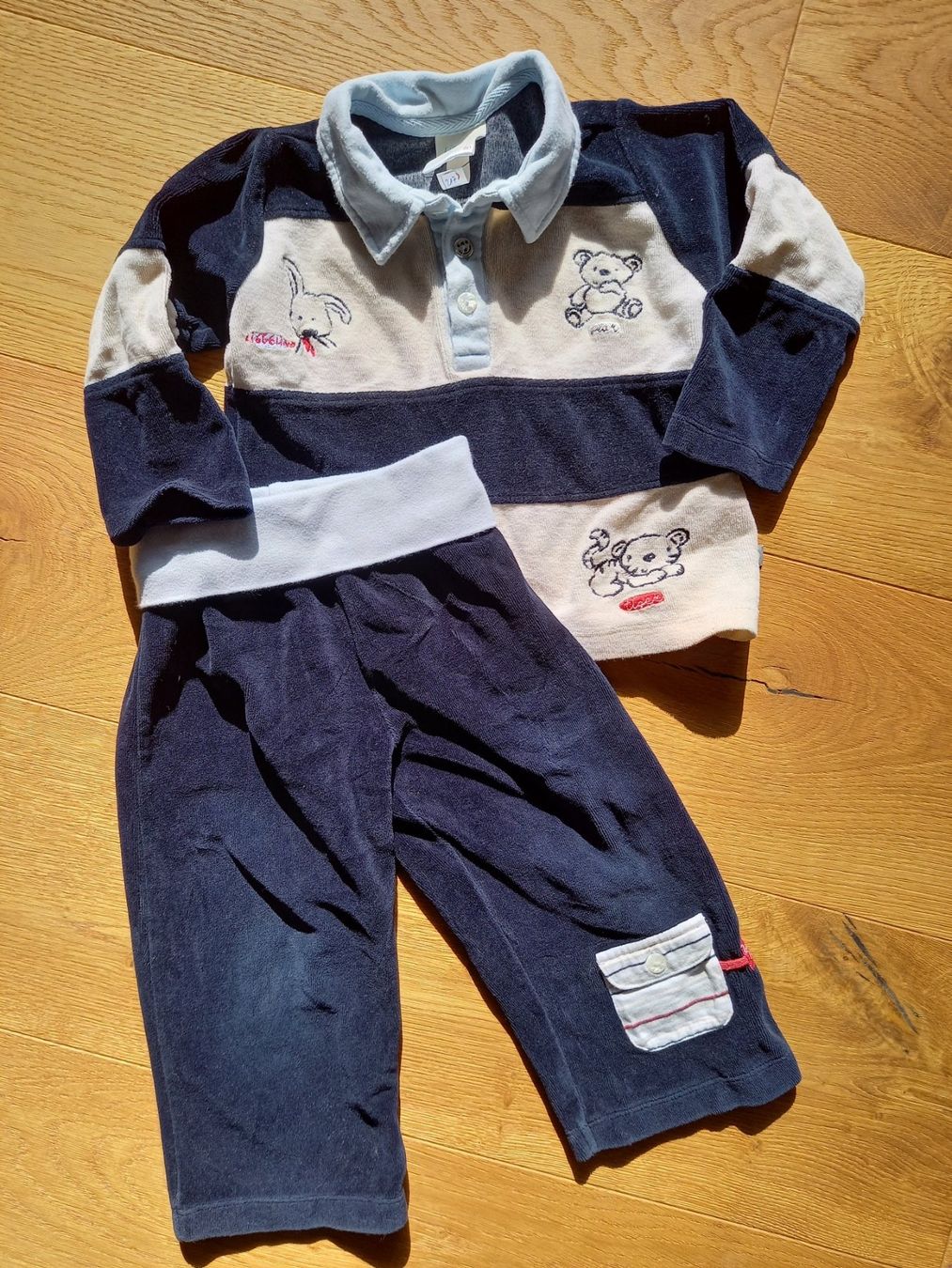 Lotti & Set di vestiti: Trainer von Liegelind Gr. 80 – Usato da St. Pantaleon venduto da whity75