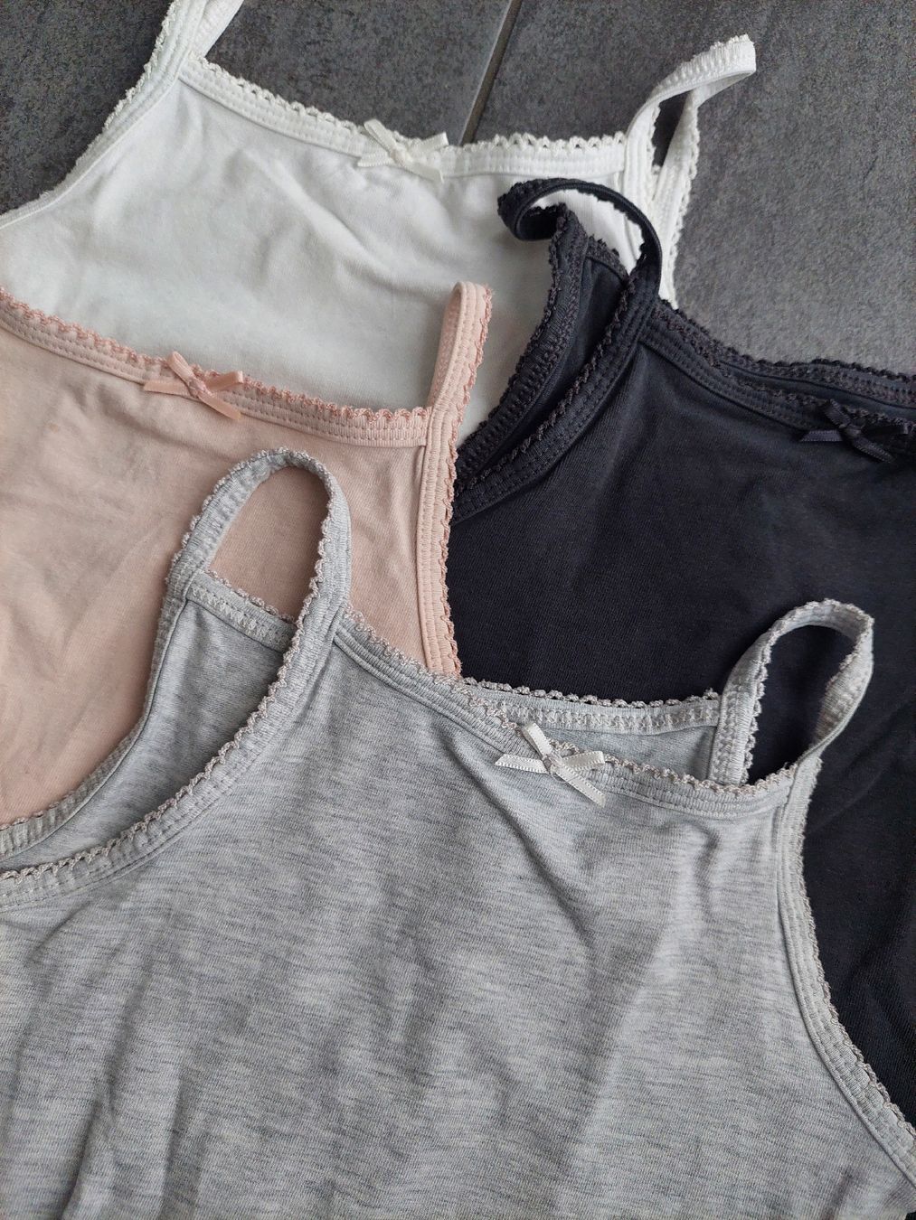 H&M Biancheria intima: H&M Unterhemden, Gr. 98/104 – Usato da Hüntwangen venduto da ManuM2014 1