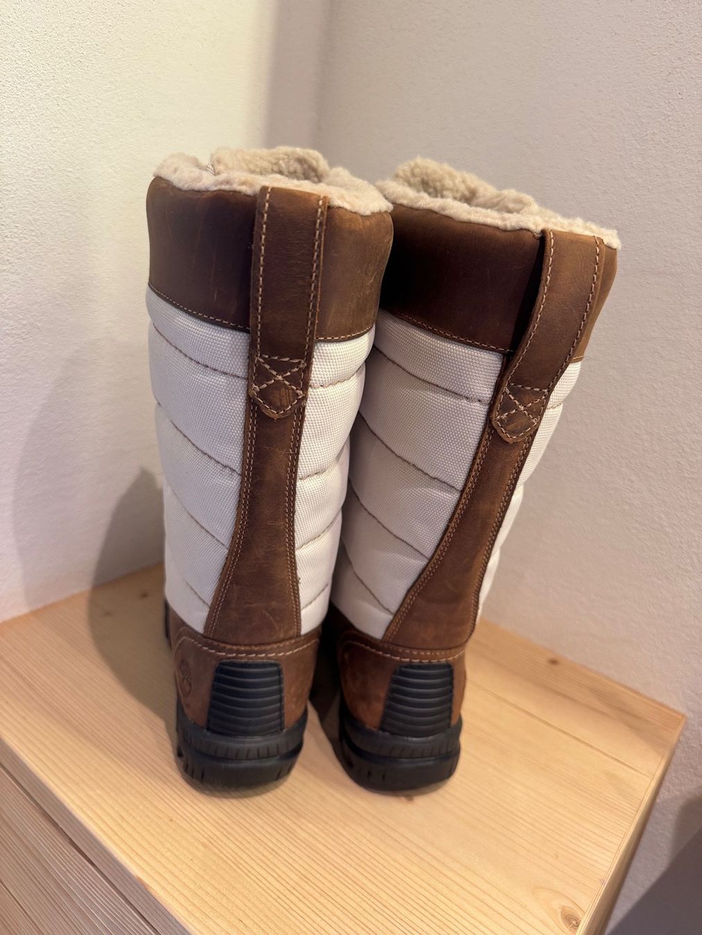 Timberland Scarpe da donna: Timberland Snowboot / Winterstiefel, neu, Gr. 38.5 – Nuovo (secondo la descrizione) da Zweisimmen venduto da kakibe 1