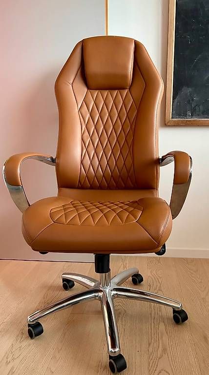 Sedie: Chaise de bureau en cuir – Usato da Vouvry venduto da lov_kv8t