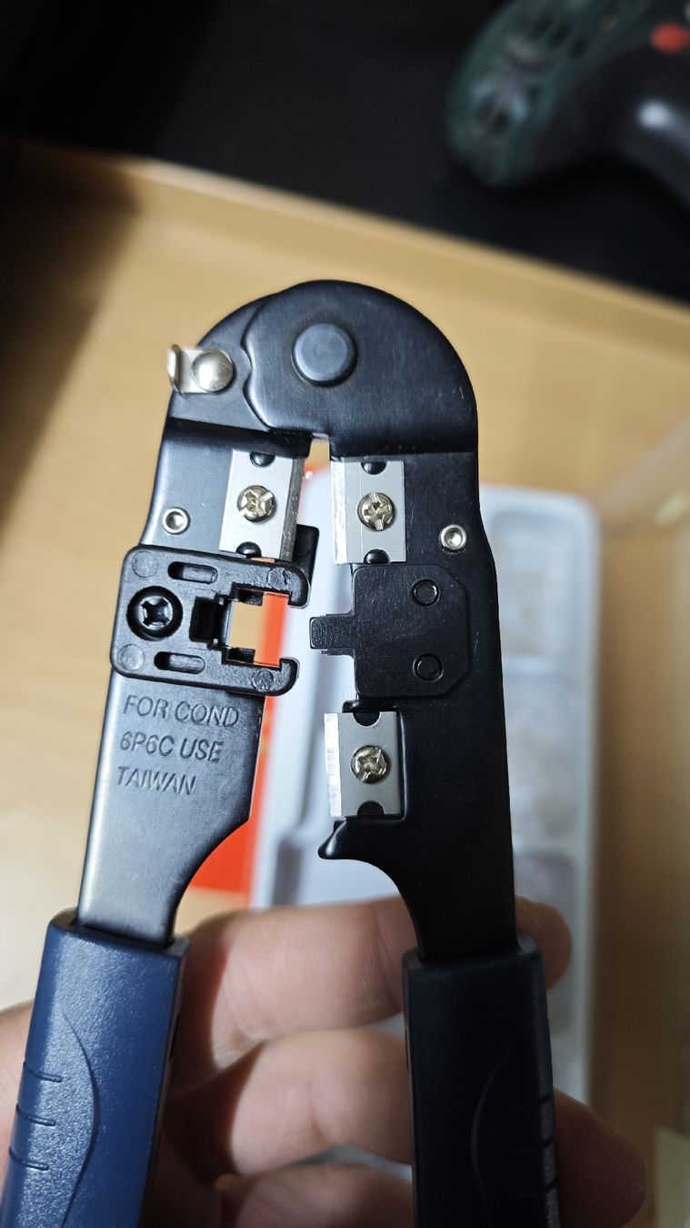 Tutti gli attrezzi: Crimping Zange Tool Set RJ11/12 – Usato da Oberburg venduto da Zovi 1