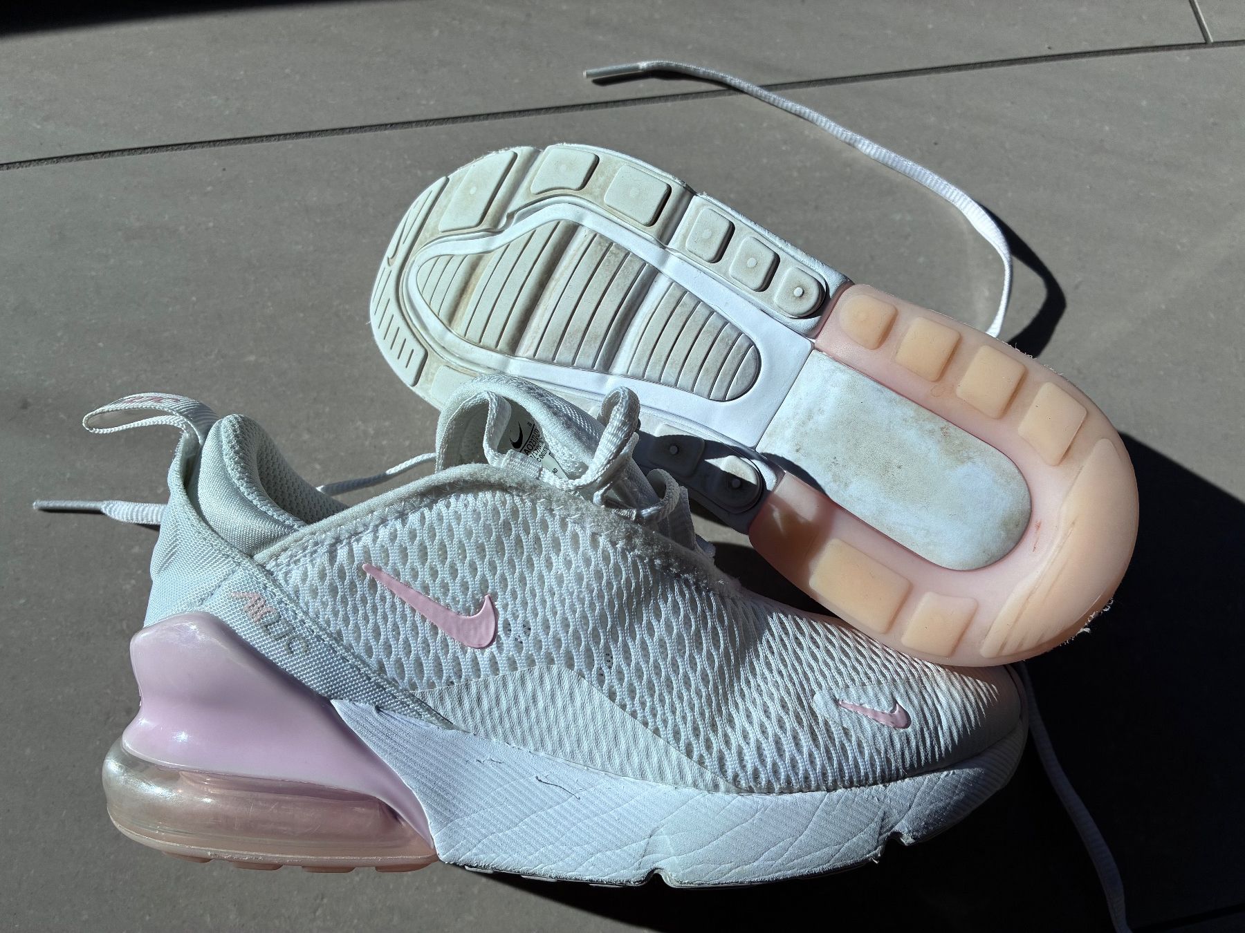 Nike Schuhe für Mädchen: AirMax 270, Gr. 33 – Gebraucht aus Chur von sana118 1