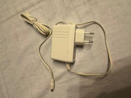 Adaptateur secteur 12V 2.5A - Parfait état - Rapide! (604)