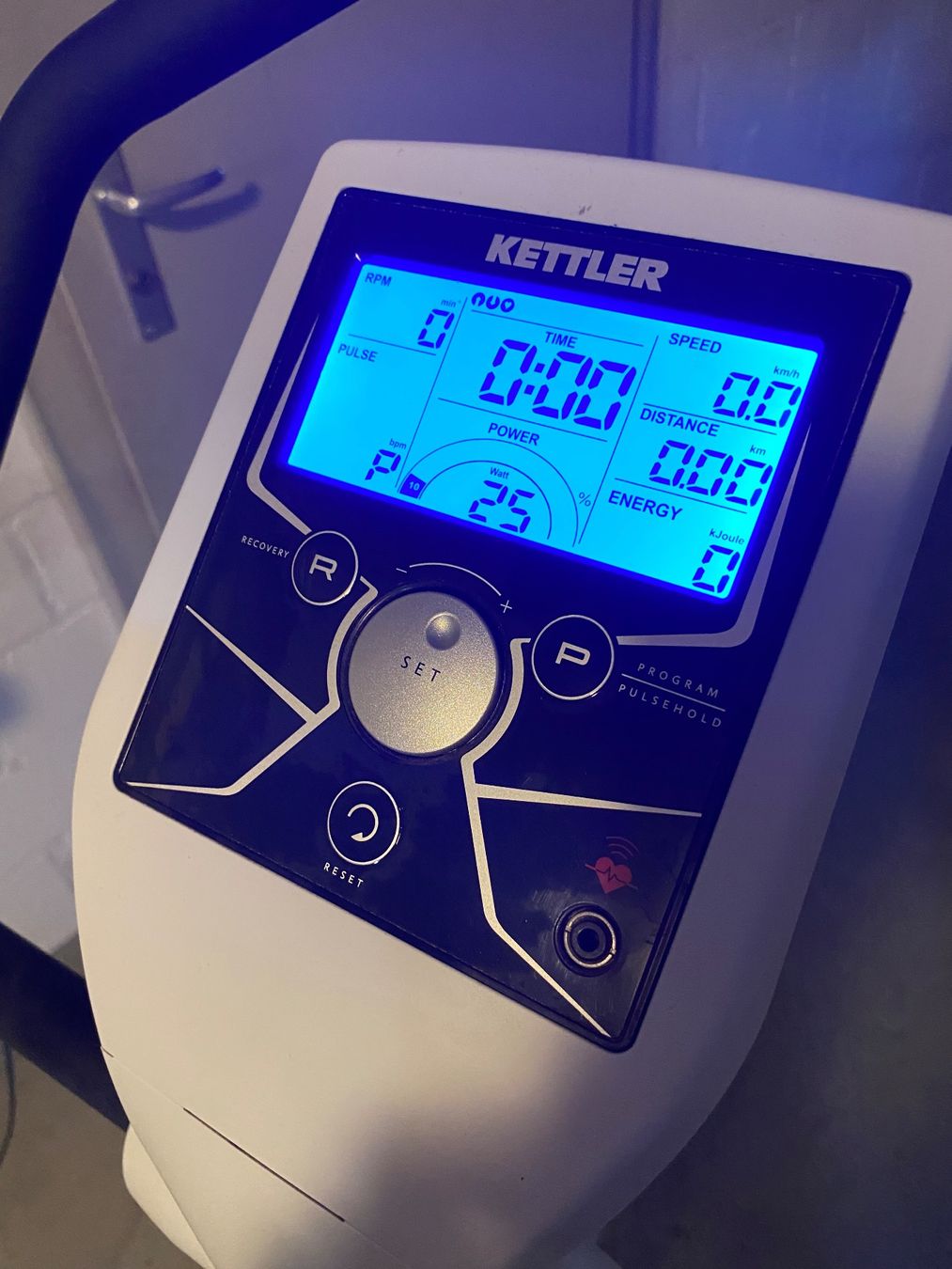 Kettler Hometrainer: Kettler Heimtrainer Ergometer E1 (neuwertig) – Nuovo (secondo la descrizione) da Thalwil venduto da Wilhelm85 1