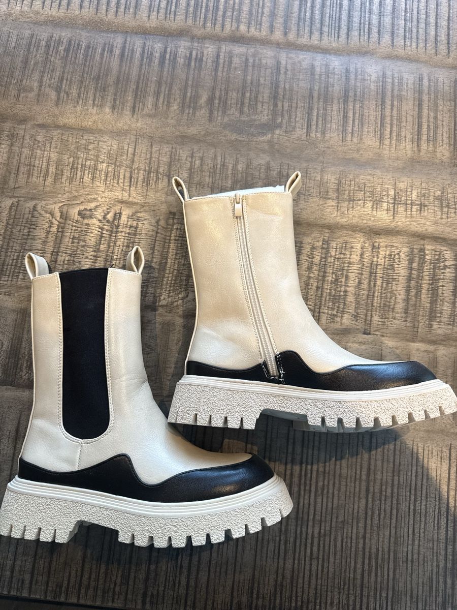 Scarpe da donna: Stiefel Beige Schwarz Grösse 36 – Usato da Selzach venduto da romanstraumann 1
