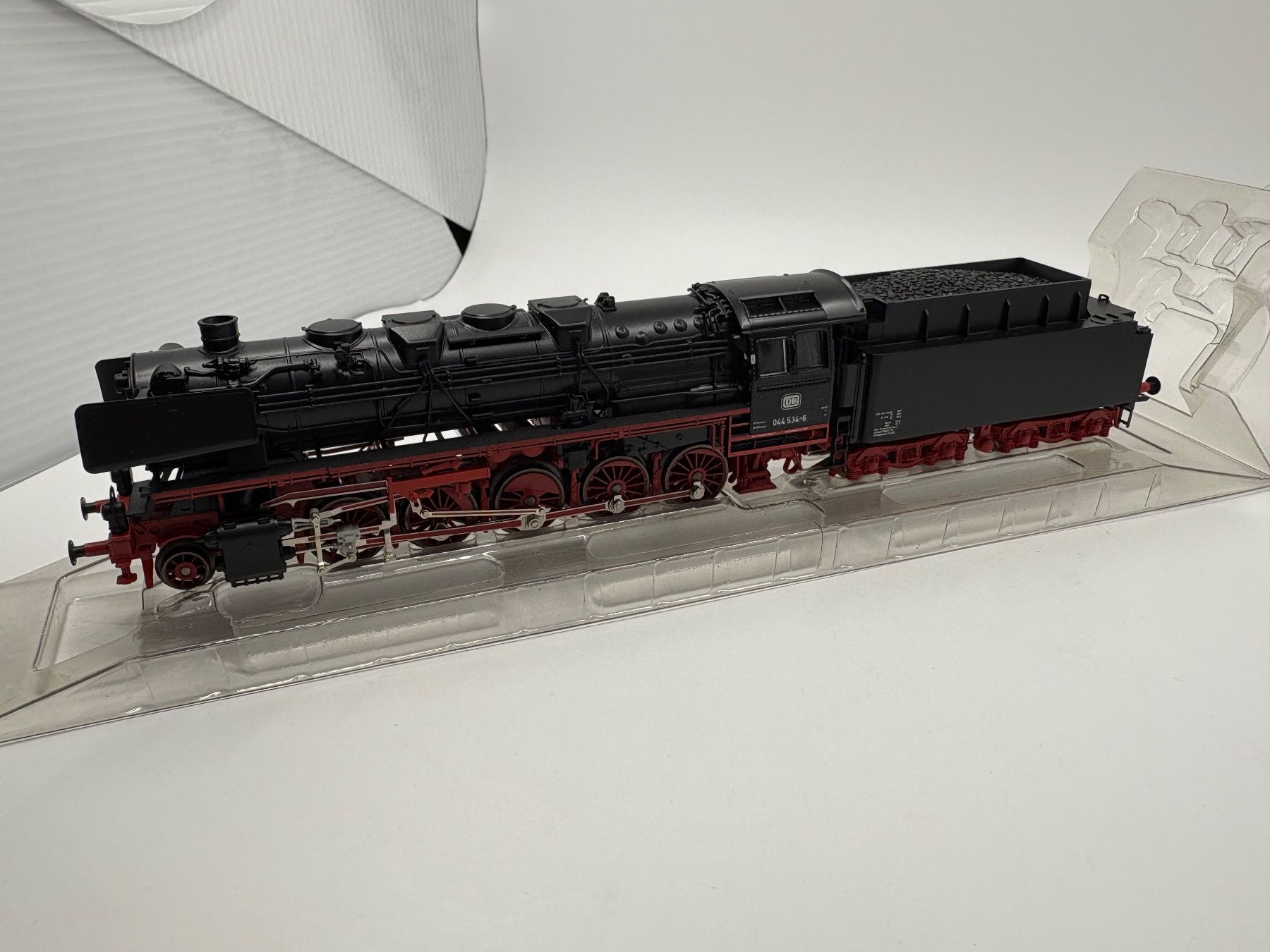 Märklin Modelleisenbahnen: Märklin DB BR 044 534-6 1/D/0 Dampf Digital HO – Neu und originalverpackt aus Forch von Hanimann-Robinson