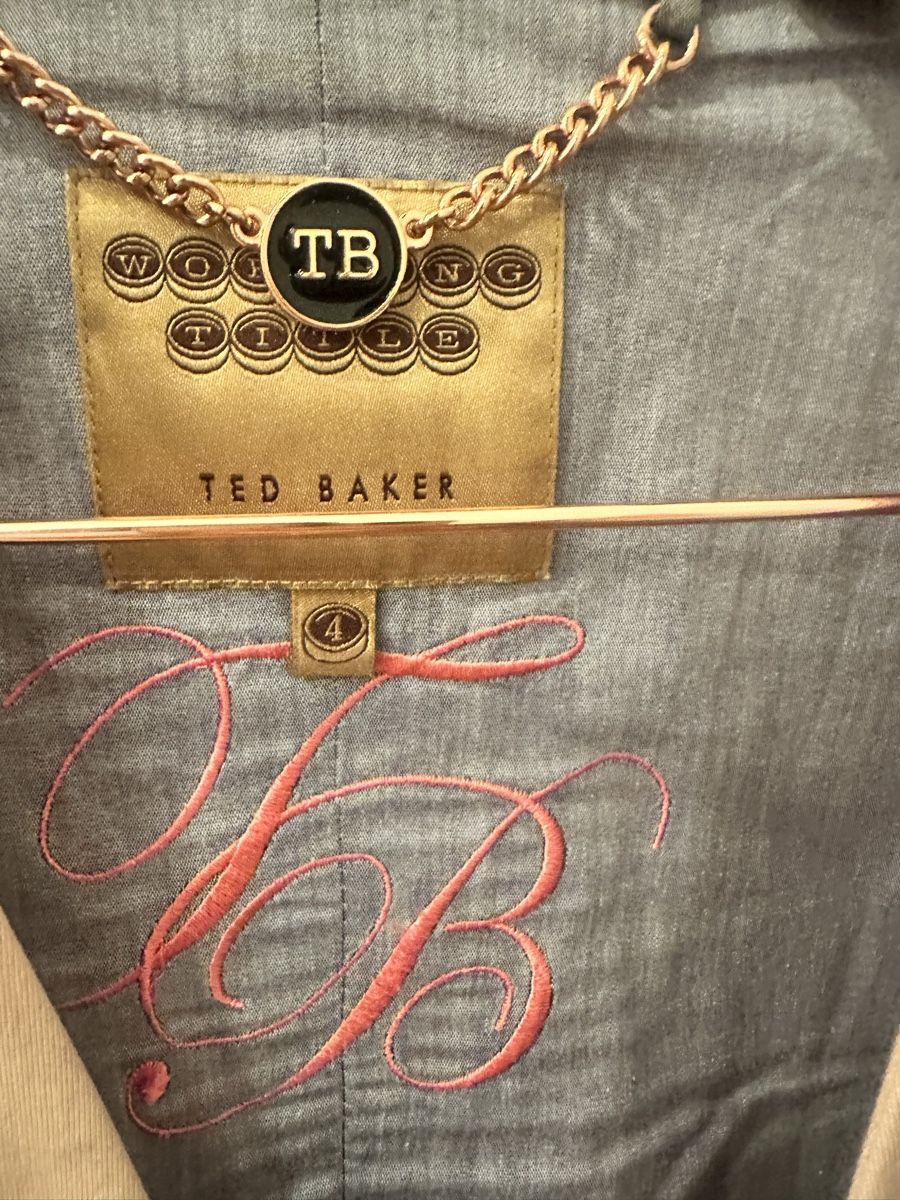 Ted Baker Giacche: TED BAKER Blazer TB 4 NP 445 – Usato da Richterswil venduto da chikolina01 1