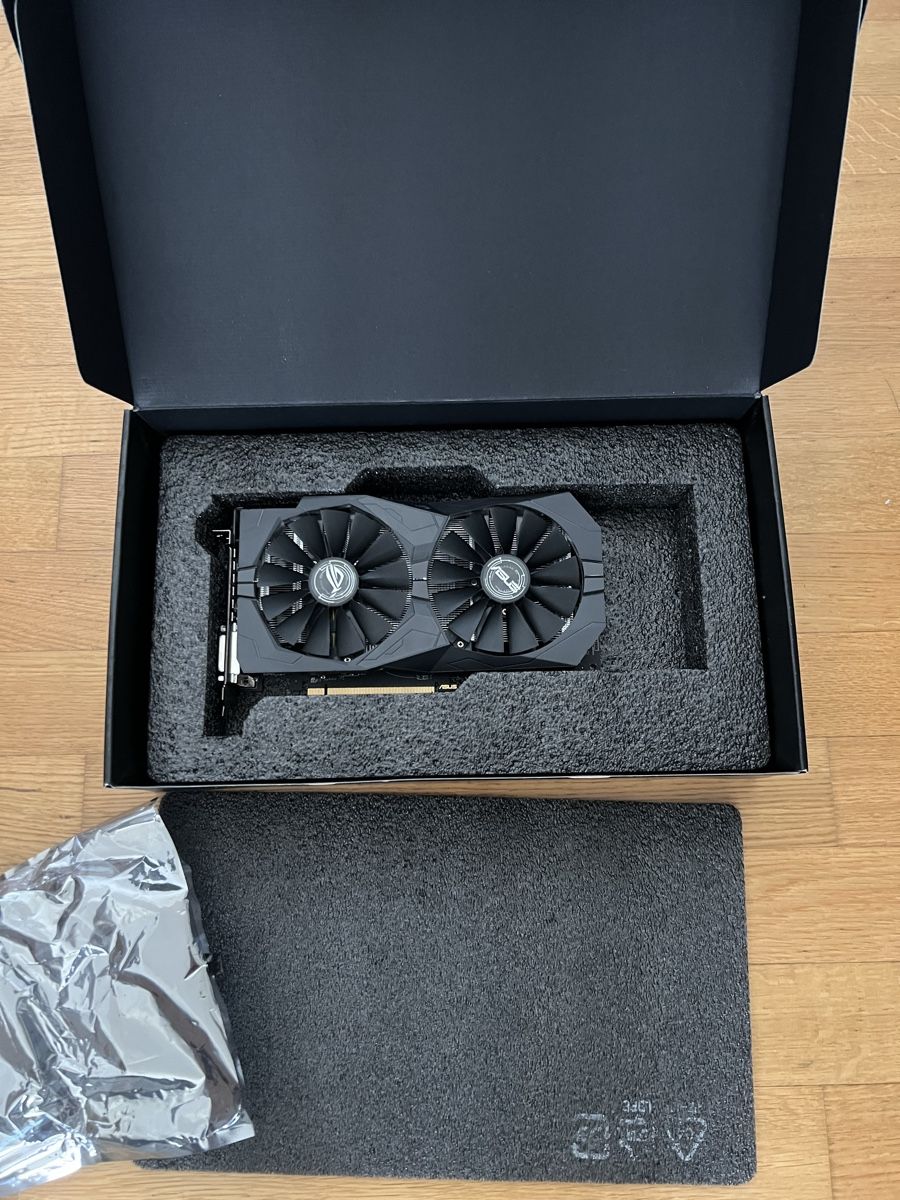 Asus Schede grafiche: Asus ROG Radeon RX570 4GB – Usato da Pfäffikon SZ venduto da pdroth