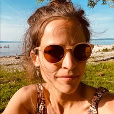Profile image of LadyViolet