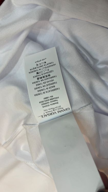 Versace T-shirt: Versace White Medusa Print T-Shirt – Zeitloser Luxus in L un – Usato da Lachen SZ venduto da HelvetiaLuxury 5