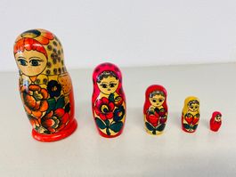Matrjoschka "Babuschka" 5-teilig, guter Zustand
