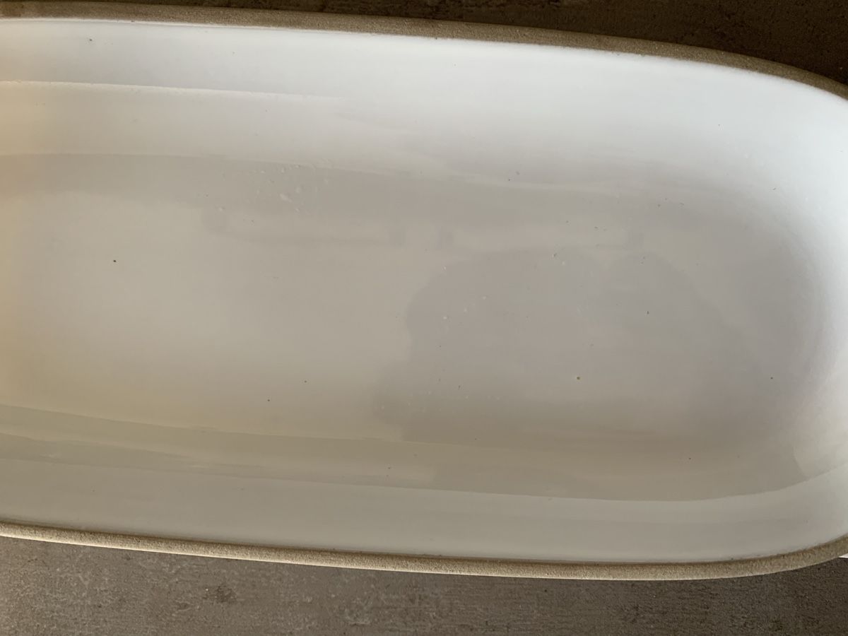 Piatti di portata: Plat en céramique blanc et gris – Nuovo (secondo la descrizione) da Genève venduto da rez_c6c6