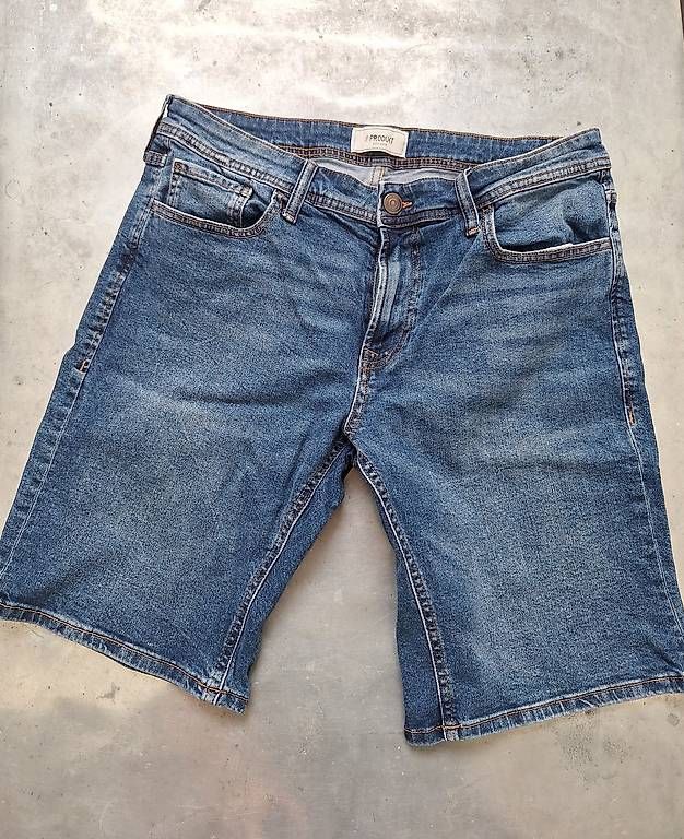 Jeans: Jeans court L/XL – Gebraucht aus Riaz von italo75