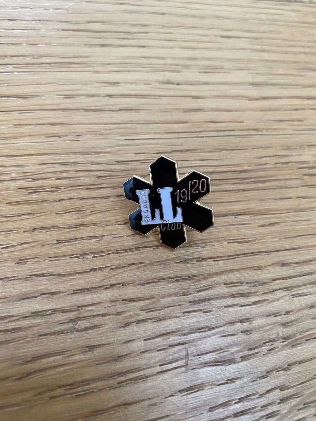 Broschen & Nadeln: Pin Engadin Langlauf Club 19/20 – Gebraucht aus Zürich von ClosetQueen 1