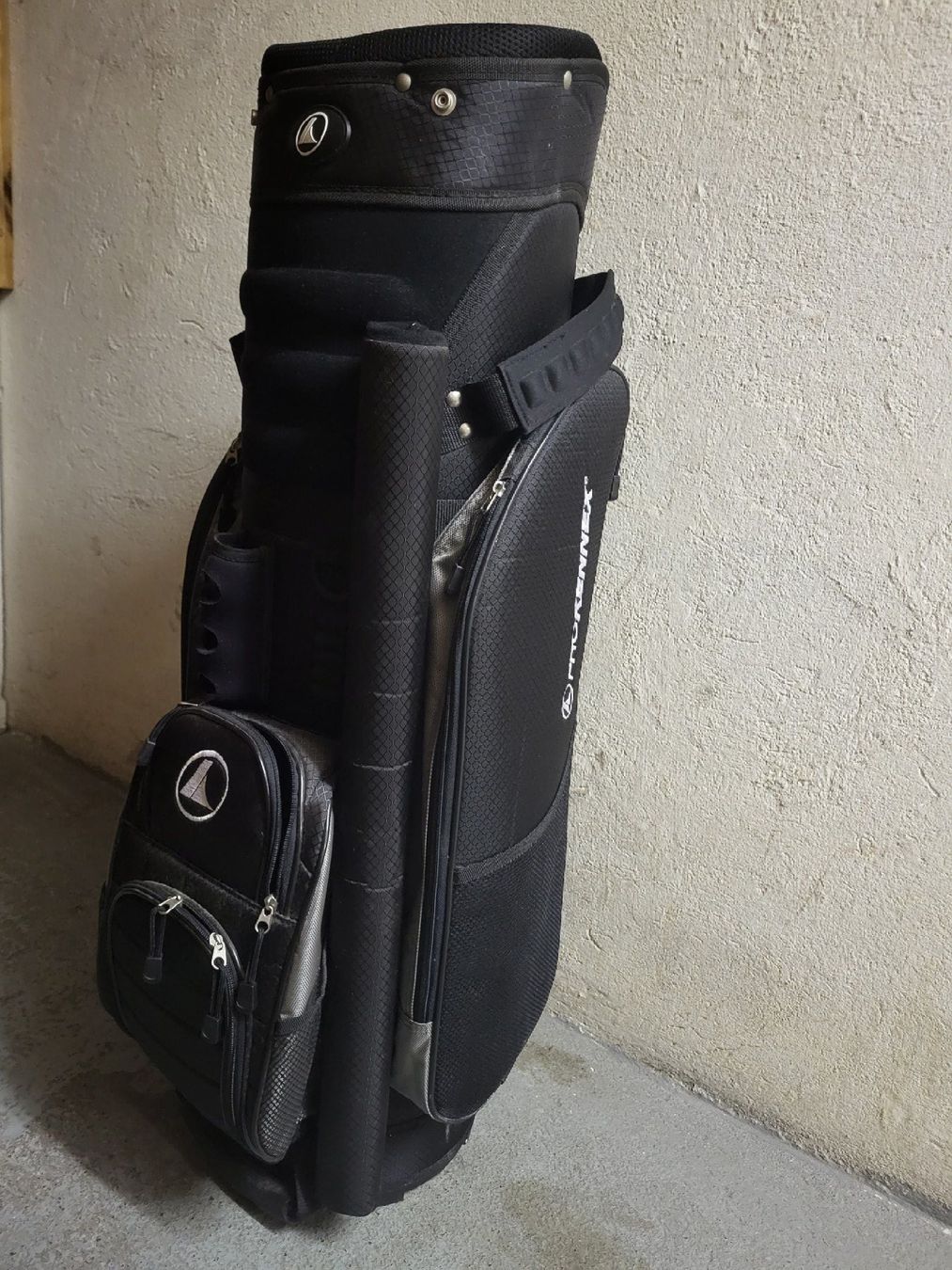 Mazze & Set: Golfschlägerhalter – Usato da Dietikon venduto da AniaSunrise
