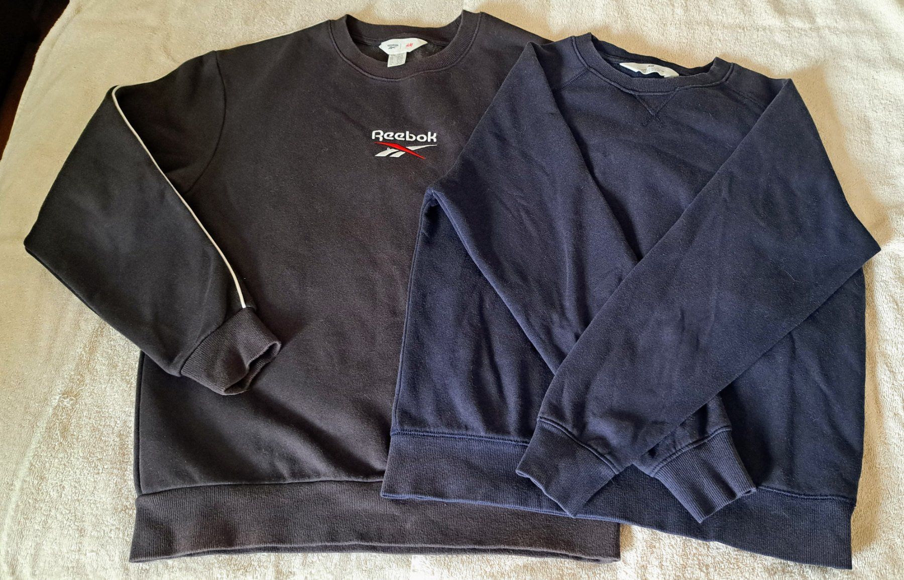 Maglioni & Felpe: Baumwoll Pullover, Grau & Navy, Kinder, Gr.152/164 – Usato da Bassersdorf venduto da mie5