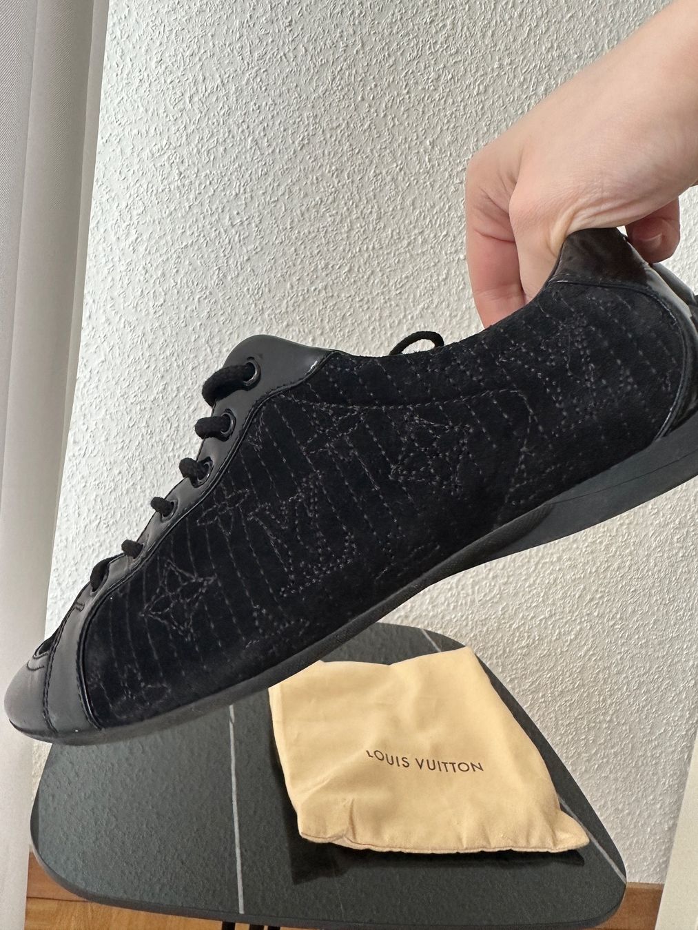 Louis Vuitton Scarpe da donna: Authentiques Baskets LOUIS VUITTON 37.5 en cuir noir – Usato da Carouge GE venduto da loveluxury 4