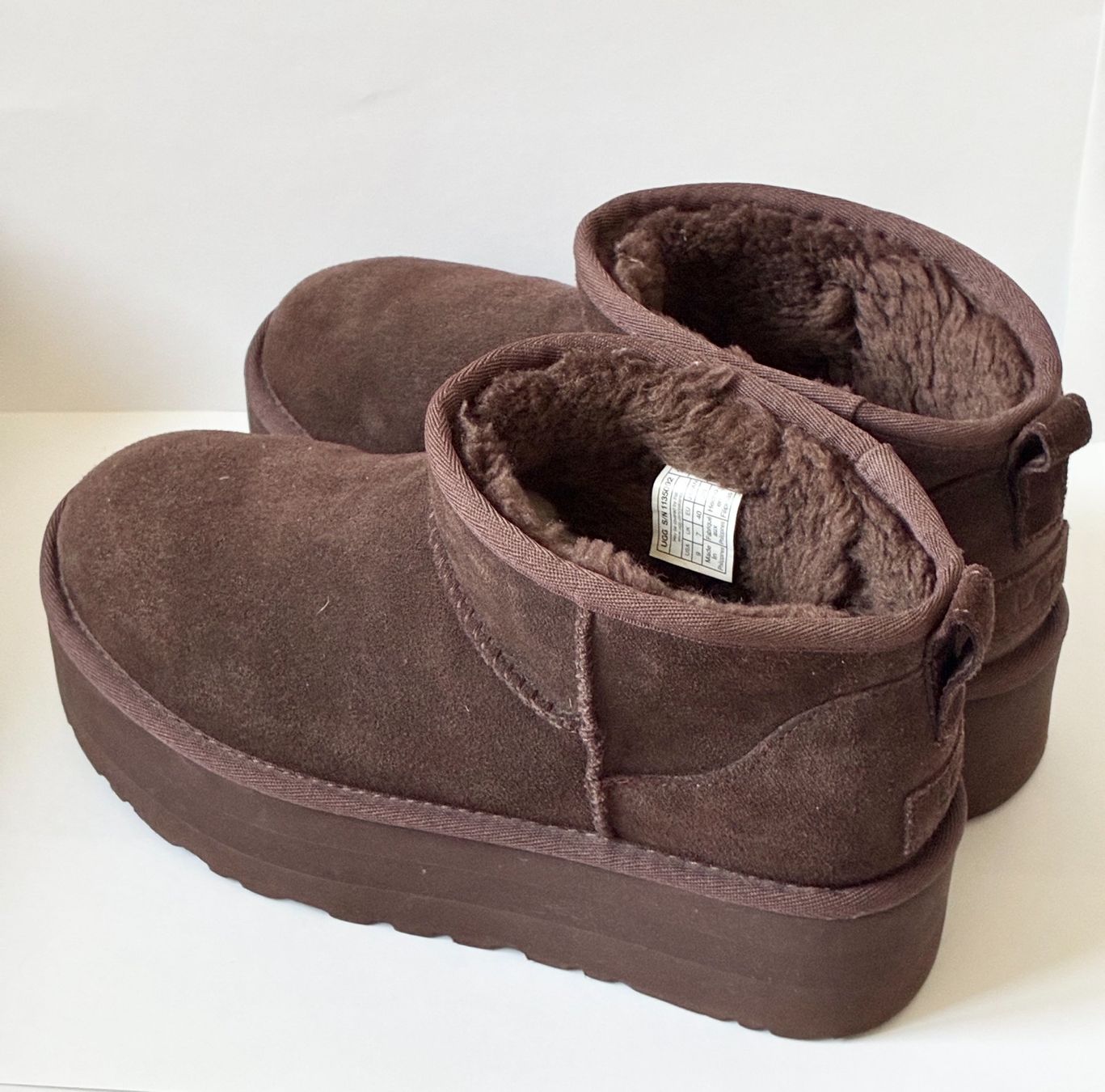 Ugg Scarpe da donna: Dunkelbraune UGG Boots Wildleder "Classic Ultra Mini" – Usato da Kloten venduto da Nephty 5