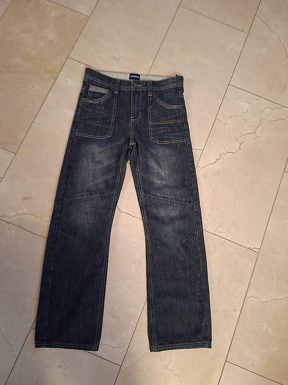 Hosen: Schöne Jeans Grösse 146 – Gebraucht aus Belp von ced_y8hx