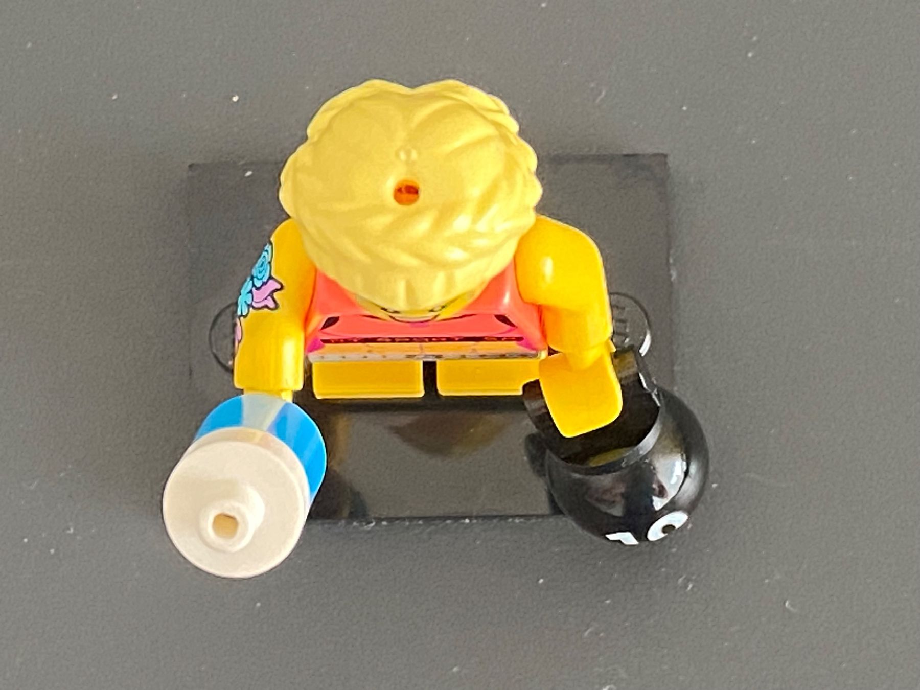 Lego Spielzeuge: Minifigur Lego Gewichtheberin 71045 – Gebraucht aus Eschlikon TG von ArtRecBrick 4