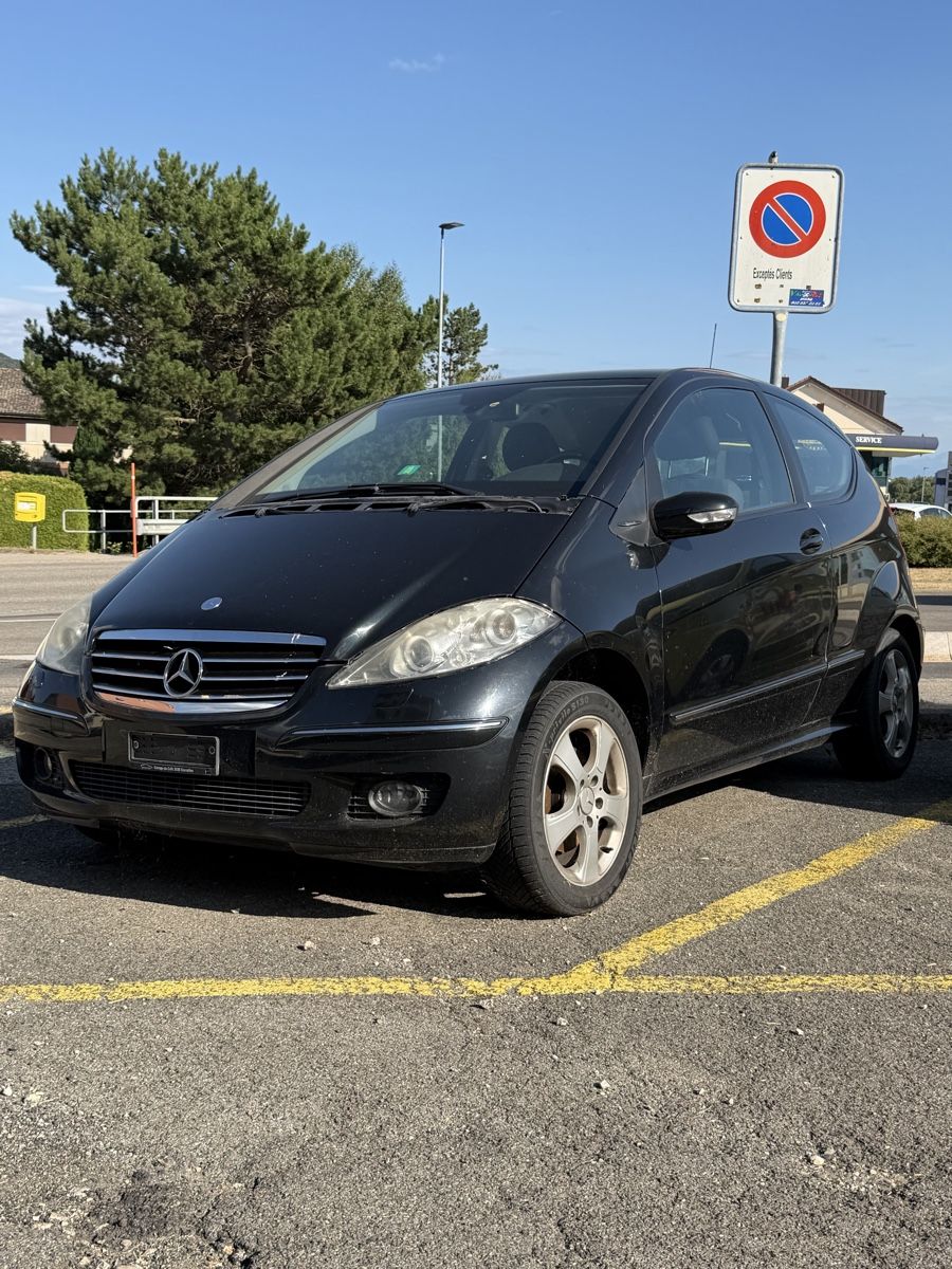 Mercedes-Benz Autos: Mercedes classe A 200  – Defekt aus Cernier von Apriliars31