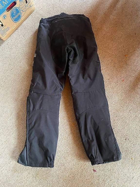 Lotti di vestiti: Motorrad Jacke und Hose – Usato da Niederbipp venduto da cla_ynv9 4