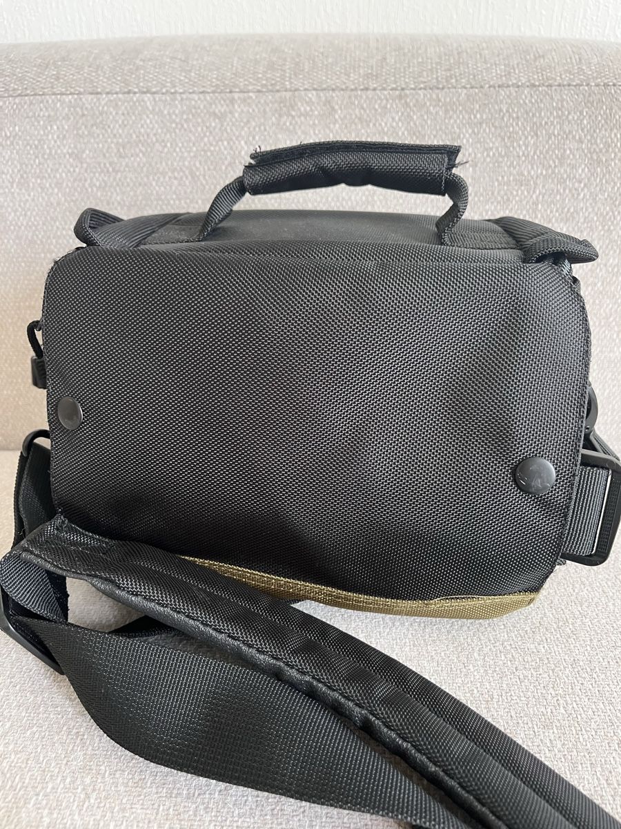 Canon Borse: Canon Camera Bag black khaki great condition – Usato da Lausanne venduto da Danash 3