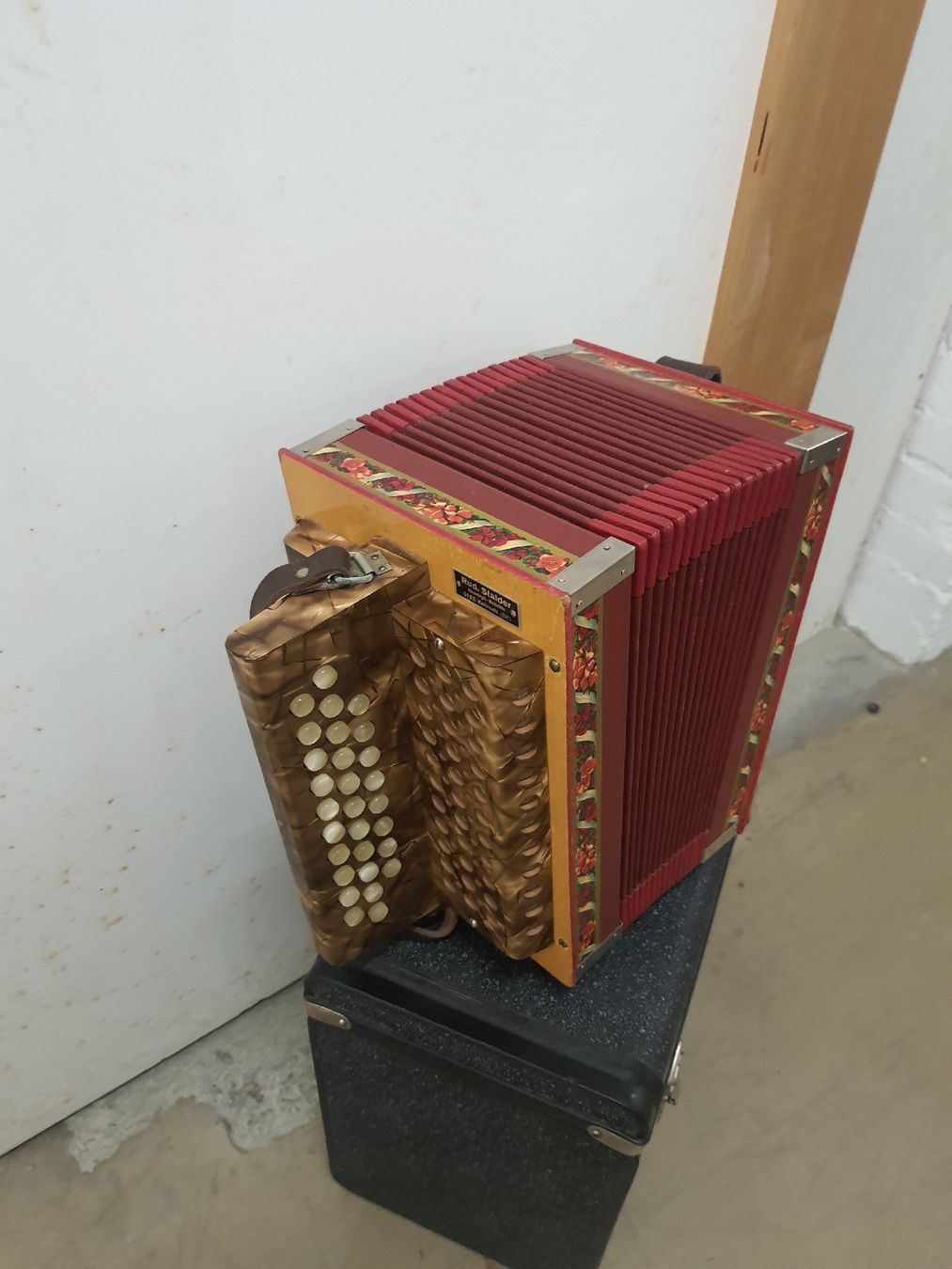 Strumenti musicali: schwyzerorgeli Stalder 18 basses ton B – Usato da Pont-de-la-Morge venduto da Mirabelle0 4