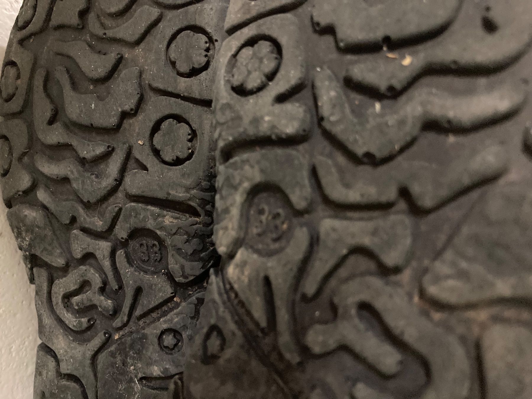 Scarpe per ragazze: Winterstiefel Mädchen Grösse 33 – Usato da Basel venduto da Ullminator 1