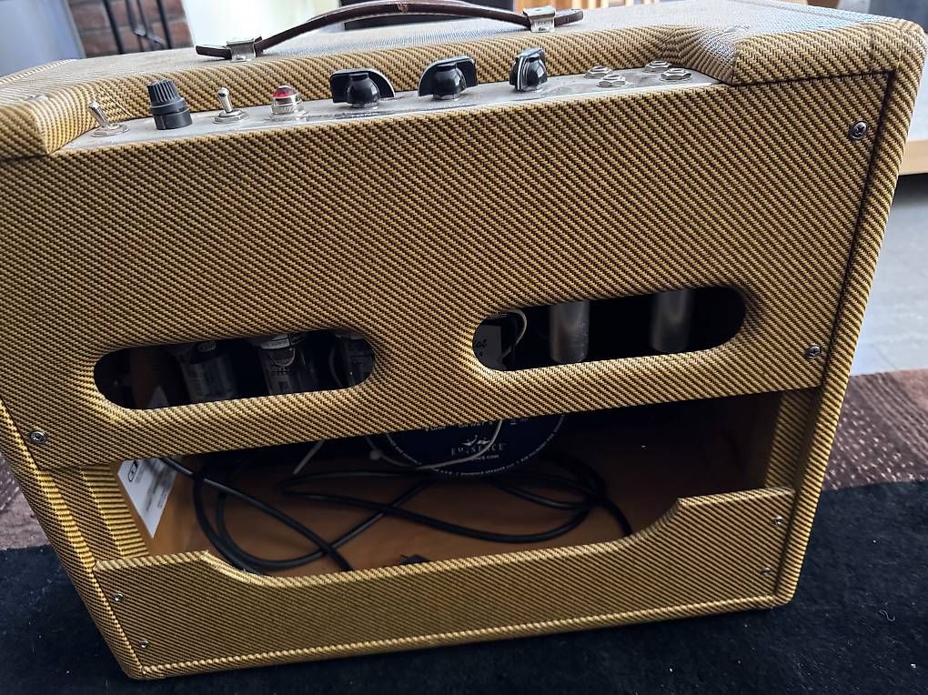 Amplificatori: Gitarrenverstärker  – Usato da Würenlingen venduto da der-Rabe 2