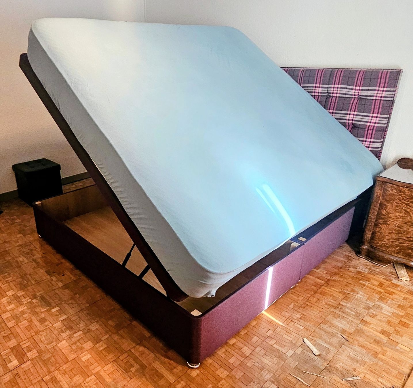 Betten: Double Bed with Storage Base and Padded Headboard – Gebraucht aus Wettingen von Korn54 2