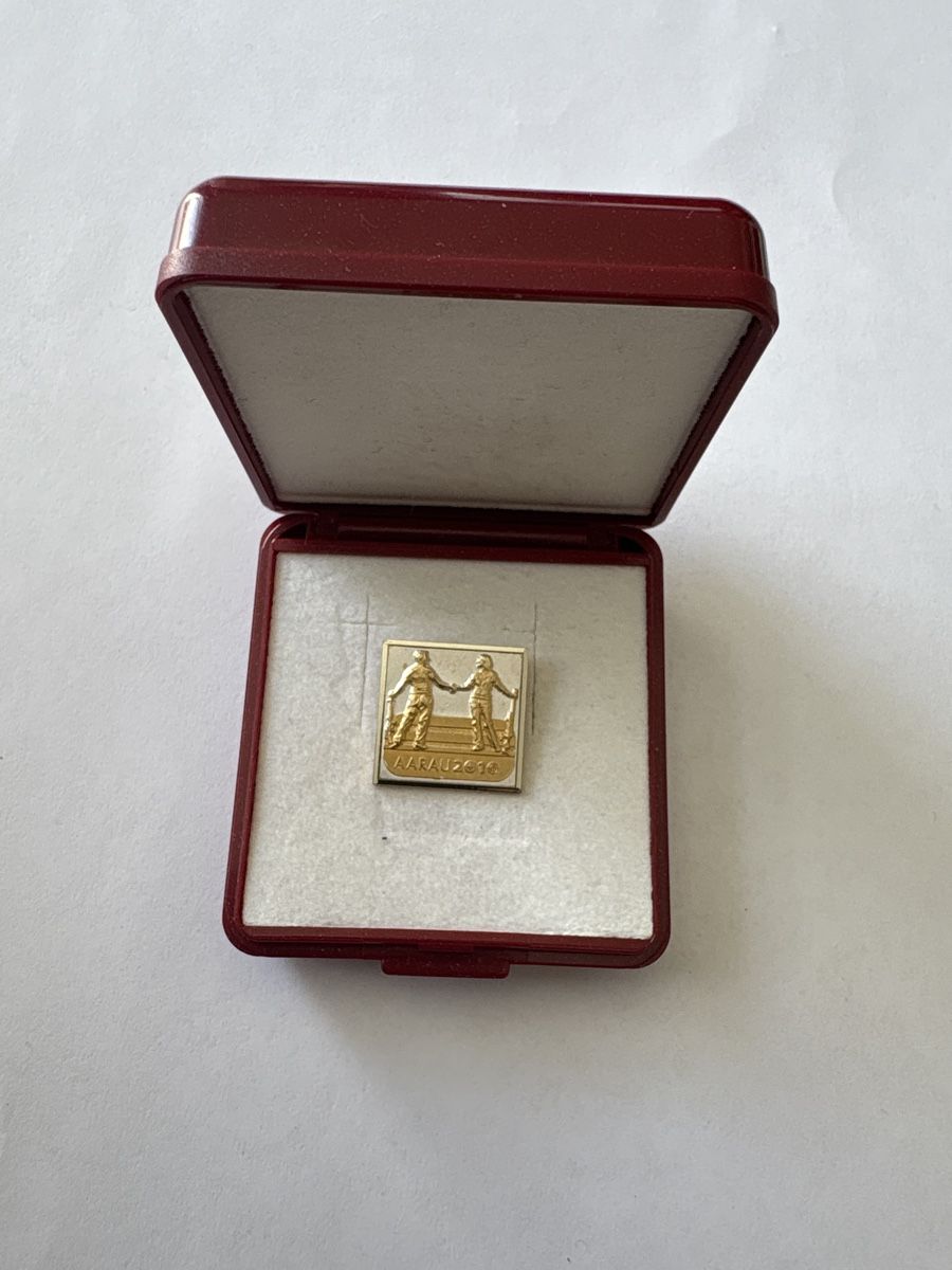 Placchette & Badge: Insigne rare Aarau 2010 – Usato da Neuchâtel venduto da Market_Dematos