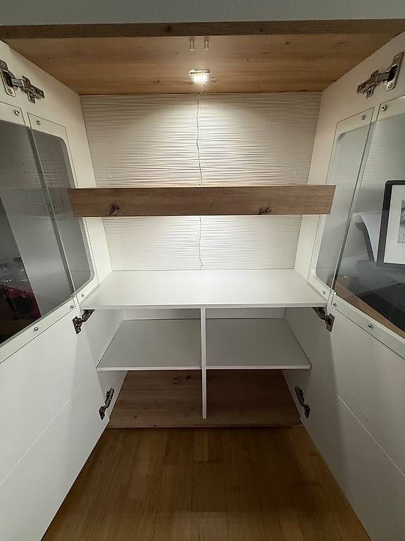 Credenze: Highboard mit Beleuchtung – Usato da Herrenschwanden venduto da Mar_Wy 2