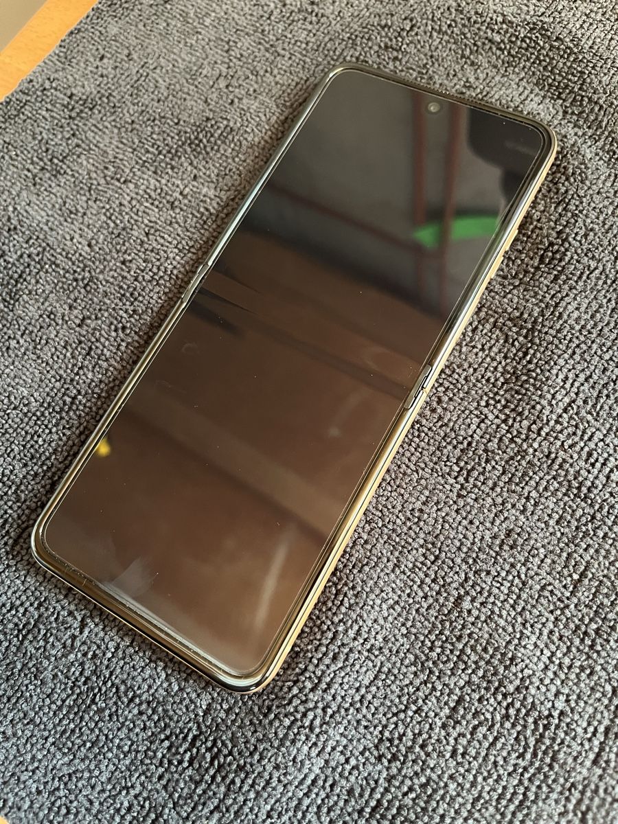 Motorola Telefoni cellulari / Smartphones: Motorola razr 60 ultra  – Nuovo (secondo la descrizione) da Herdern venduto da garmi7 3