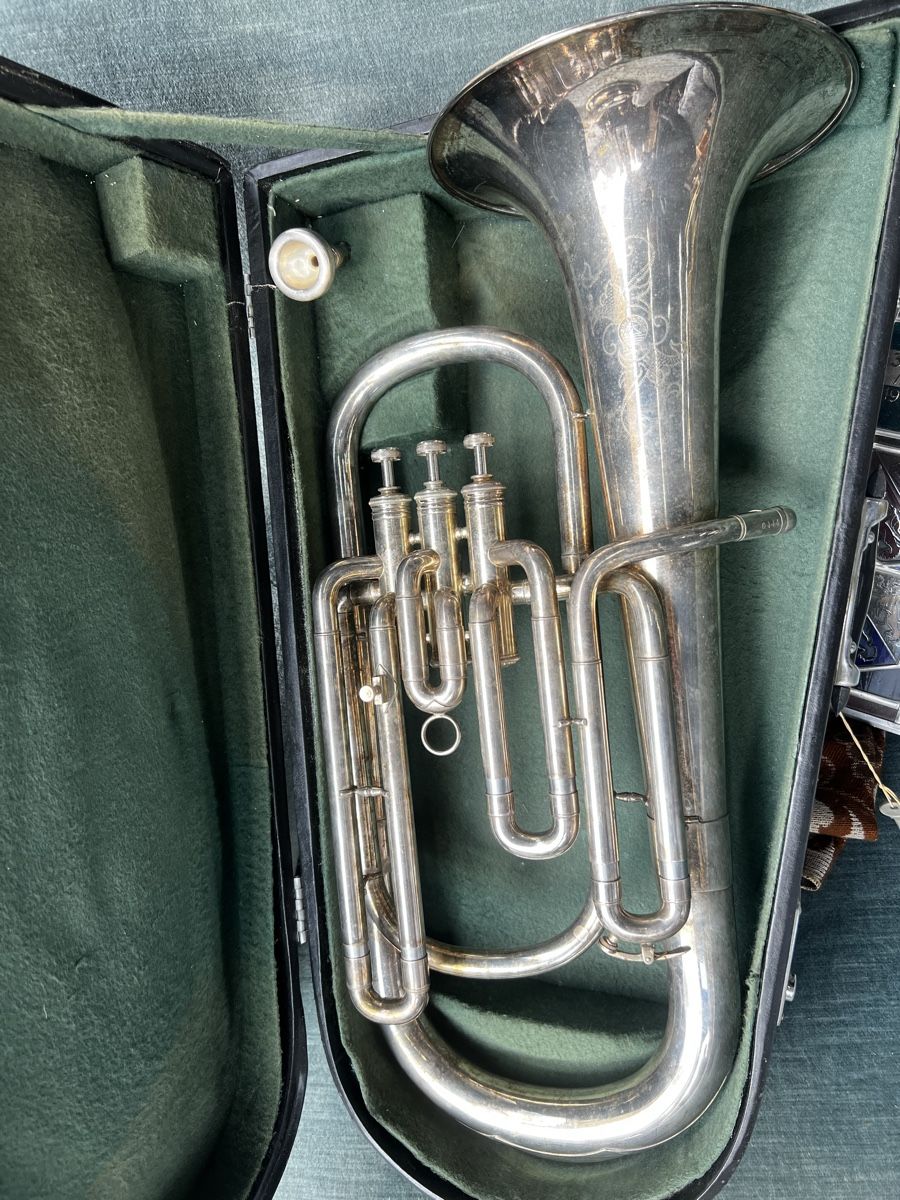 Strumenti musicali: Originales Euphonium mit Koffer - Vintage – Usato da Winterthur venduto da gue_yf9d