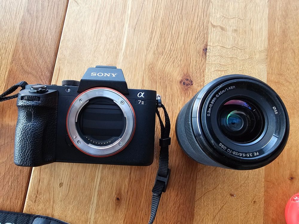 Sony Alpha 7 II, Sony Objektiv 2870, 4 Akkus Kaufen auf Ricardo