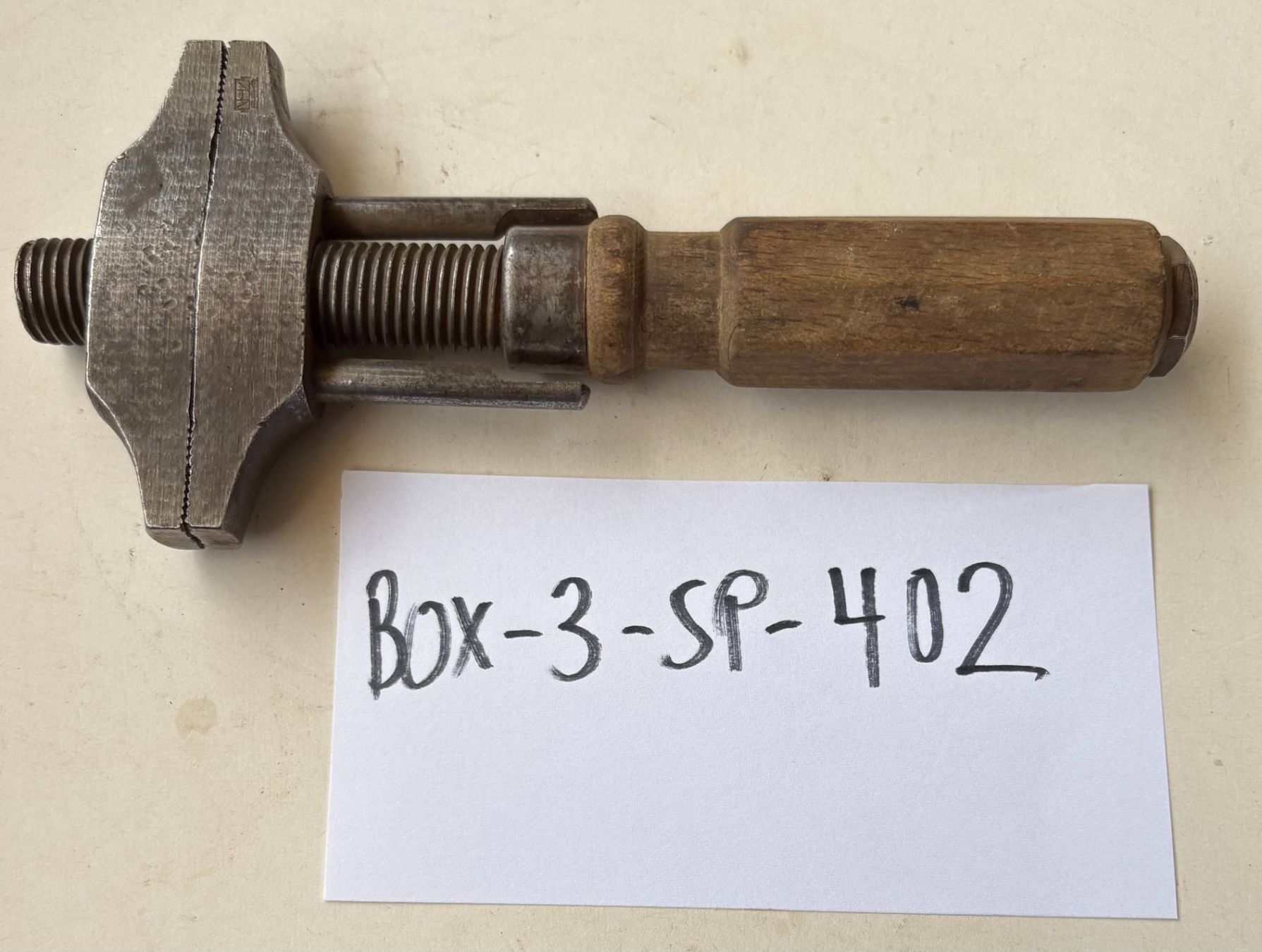 Tous les outils: ANTIKES WERKZEUG MIT PUNZE – D'occasion à Ostermundigen par wini63