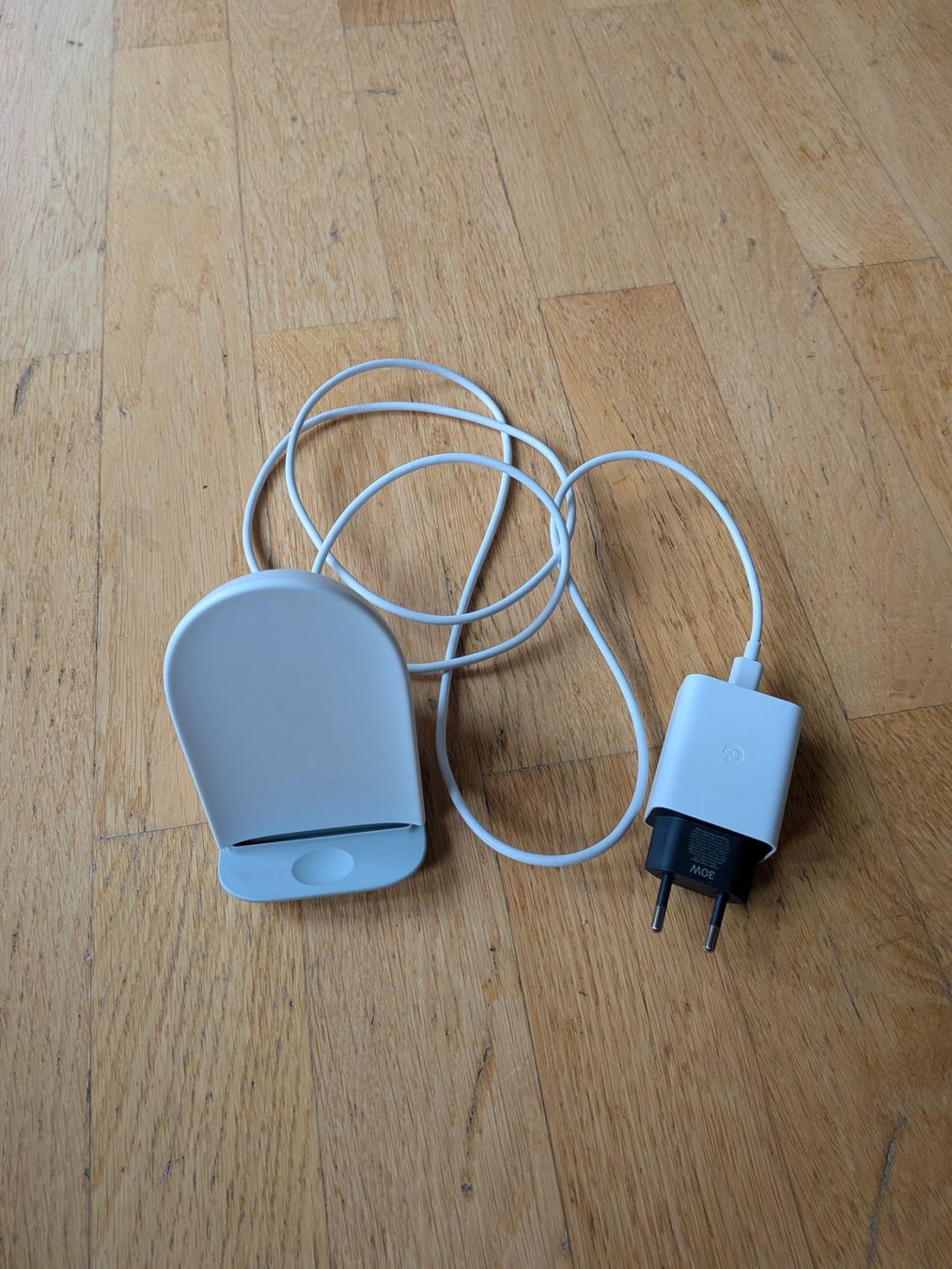 Chargements: Wireless Charger Pixel Snap – D'occasion à Zürich par null8 1