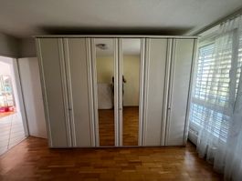 Sehr grosser Kleiderschrank
