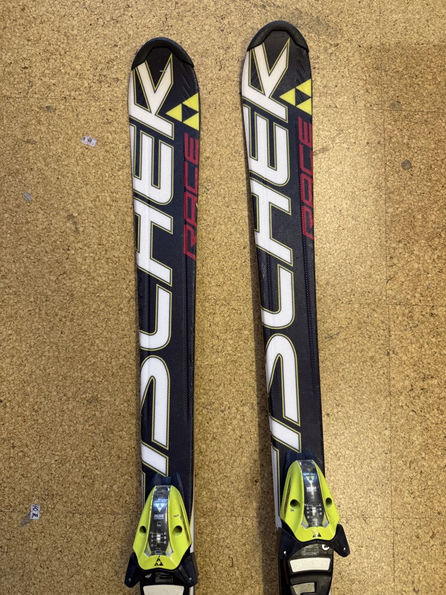 Fischer Sci: Fischer Race Ski 150 cm inkl. Bindung – Usato da Gurmels venduto da SwissShop21 1