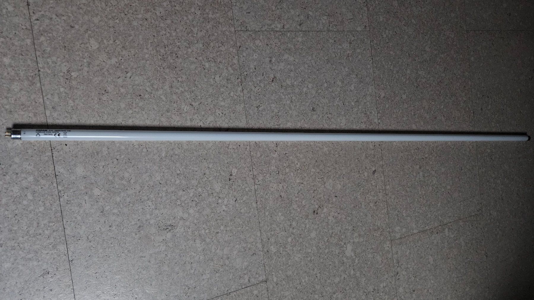 Osram Lampes: 4 Lumiluxleuchtröhren – D'occasion à Münchenbuchsee par Yothu
