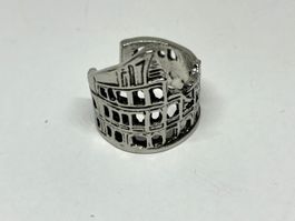 Silberfarbener Ring
