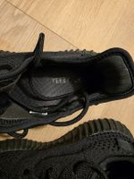 Yeezy Boost 350 V2 Black – US 9.5 / EU 43 – Original Yeezy –