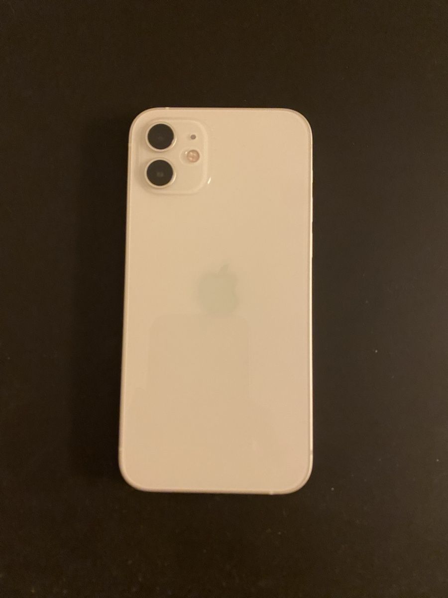 Apple Portables: iPhone 12 blanc  – D'occasion à Chéserex par noa.schwab 1