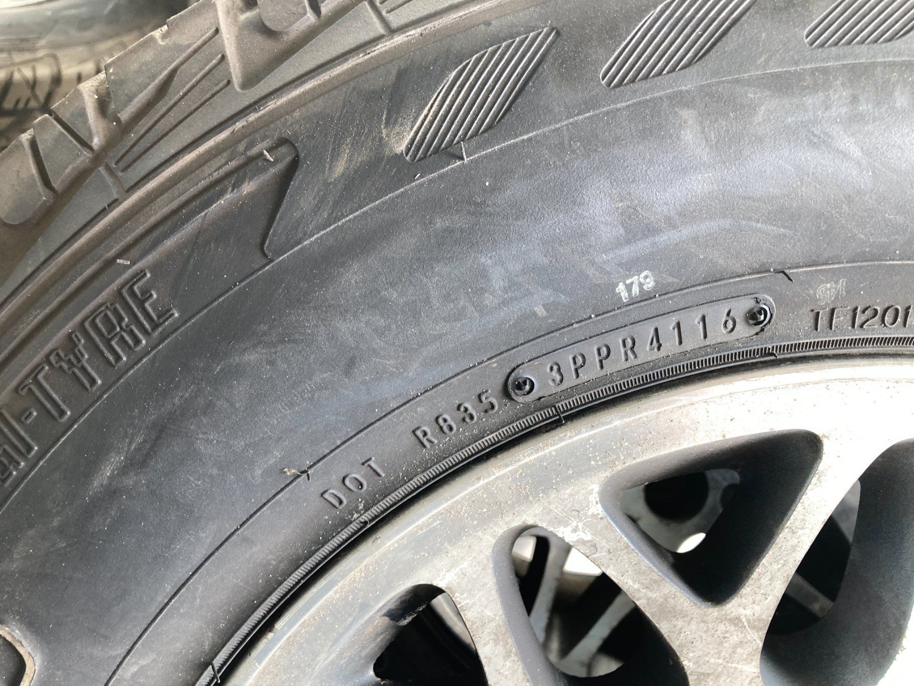Jeep Pneumatici & Ruote complete: Jeep Cherokee Räder 225/70R15 – Usato da Cham venduto da WB2223 6