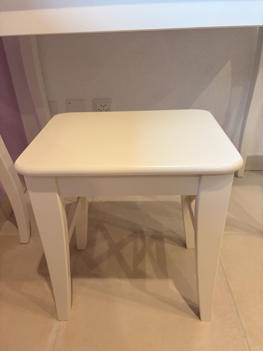 Ikea Coiffeuses: Ikea Schminktisch mit Holzhocker – D'occasion à Spreitenbach par ila_7dfn 4