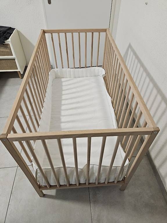 Ikea Betten: IKEA cot Sniglar - Kostüm Matratze Stoßstange – Gebraucht aus Zürich von ber_h7qw 1
