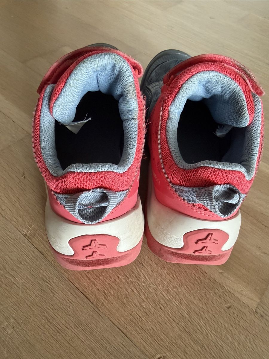 Decathlon Scarpe per ragazzi: Trekking schuhe mädchen jungen 31 – Usato da Münsingen venduto da Lop. 2