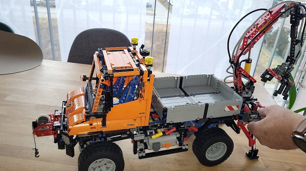 Lego Kit di costruzioni: Unimog U400 von Lego 8110 – Usato da Olten venduto da Einwegparadies 2