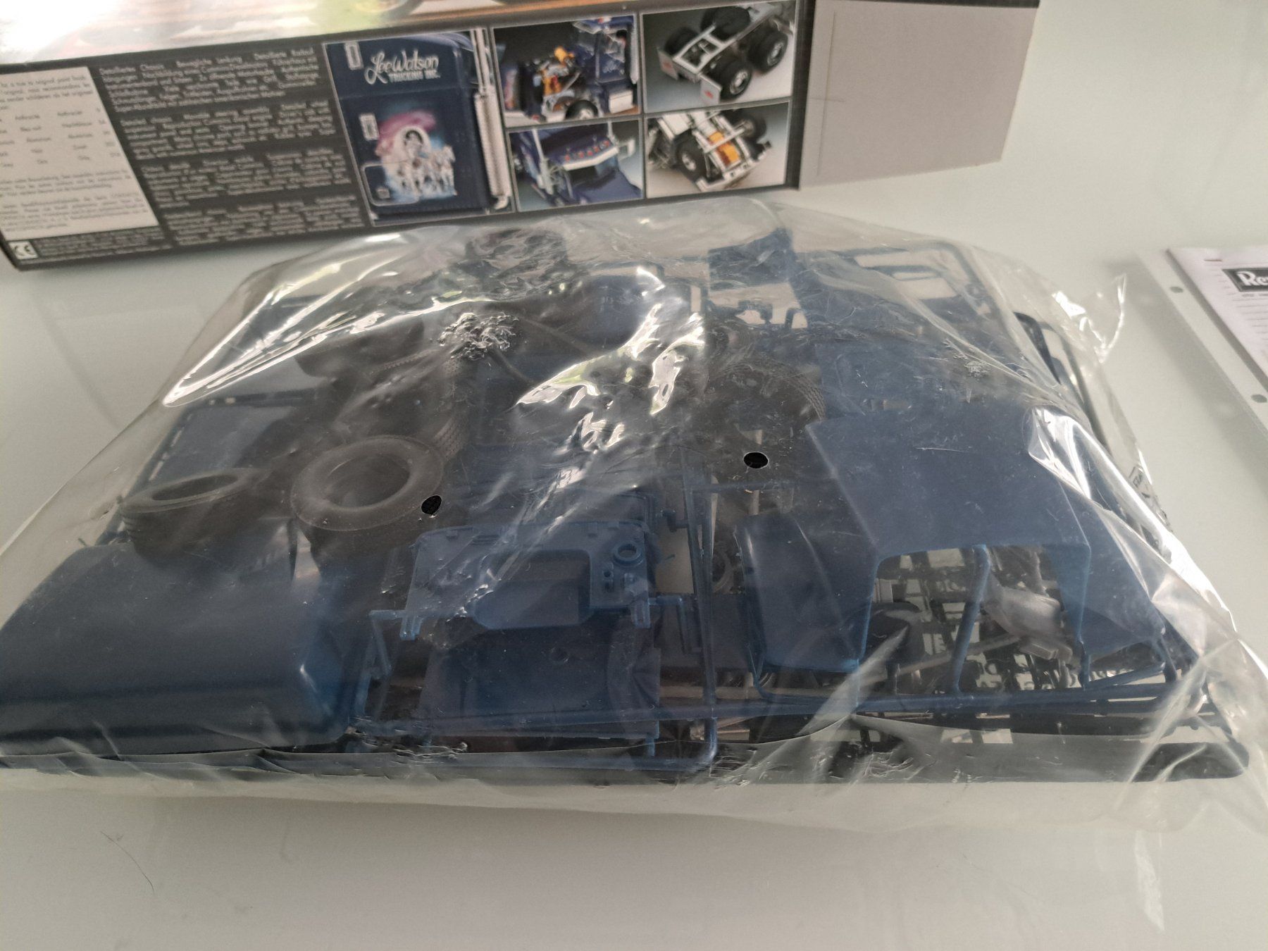 Revell Kit di modellismo & Modellini statici: Revell  Peterbilt 377 A/E Truck – Nuovo (secondo la descrizione) da Au (SG) venduto da mavi4114 3